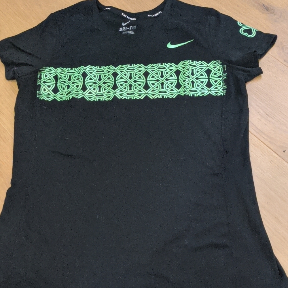Nike Black and Green Dri-FIT T-Shirt